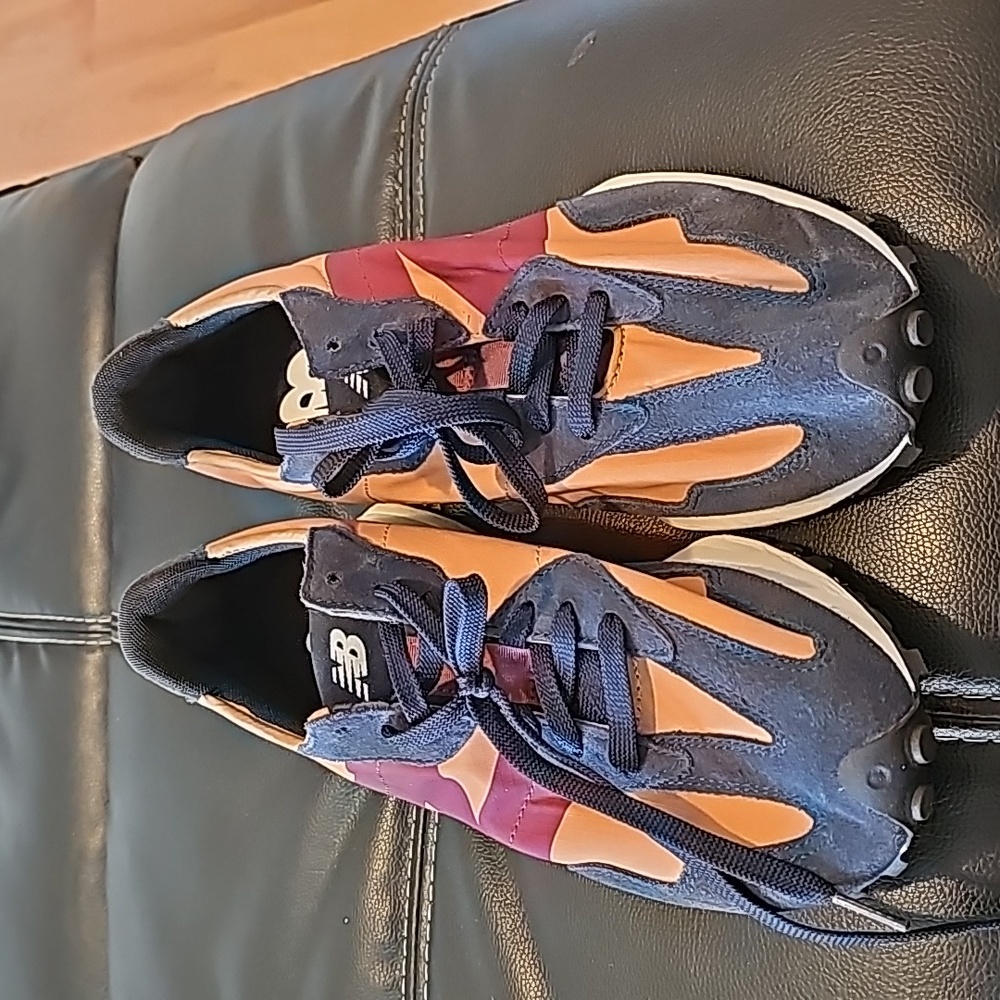 New Balance 327 Men shoes.  Size:10,5. Worn once